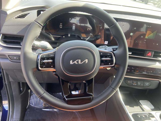 new 2026 Kia Carnival Hybrid car, priced at $44,685