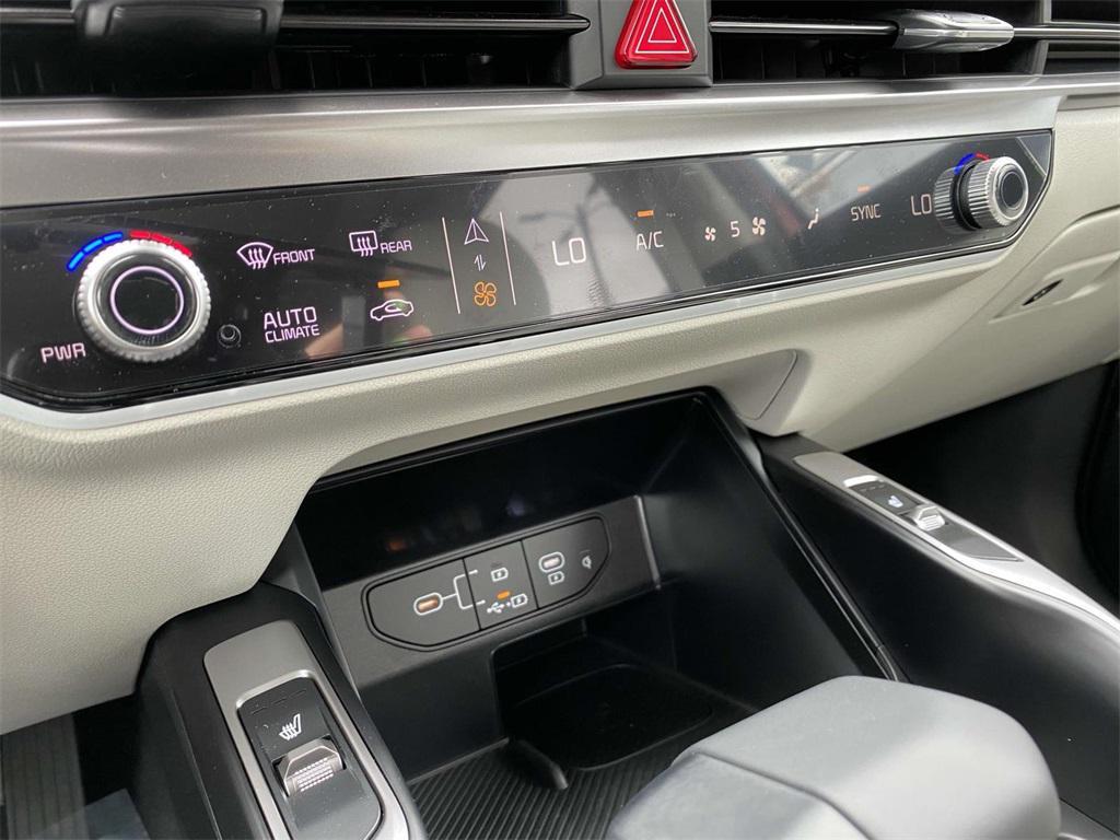 new 2025 Kia Sorento car, priced at $43,280