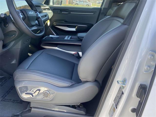 new 2026 Kia EV9 car, priced at $60,770