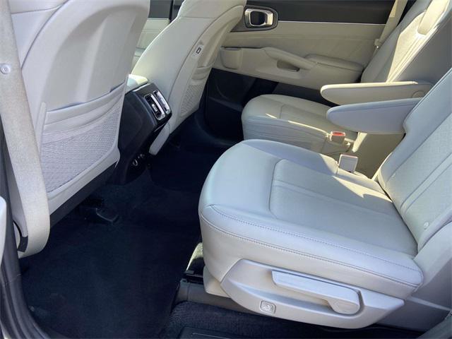 used 2023 Kia Sorento car, priced at $30,889