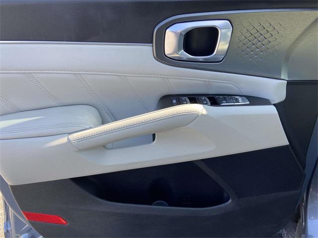 used 2023 Kia Sorento car, priced at $30,889