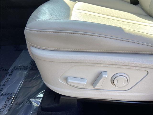 used 2023 Kia Sorento car, priced at $30,889