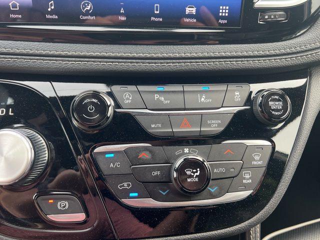 used 2025 Chrysler Pacifica car, priced at $37,500