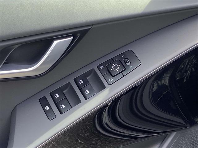 new 2025 Kia Niro car, priced at $32,035