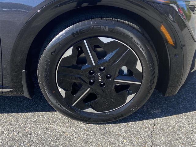 new 2025 Kia EV6 car, priced at $52,680