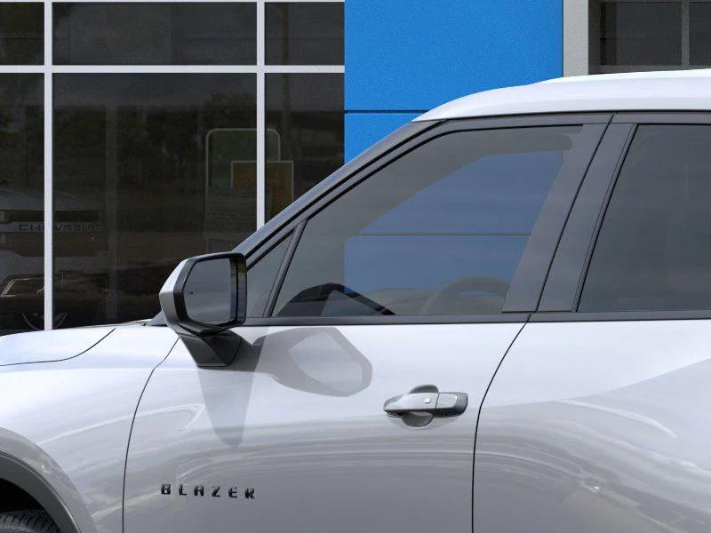 new 2025 Chevrolet Blazer car, priced at $29,283