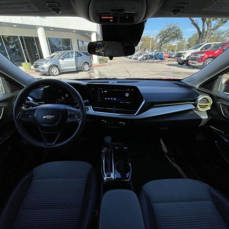 used 2025 Chevrolet Trax car, priced at $20,635