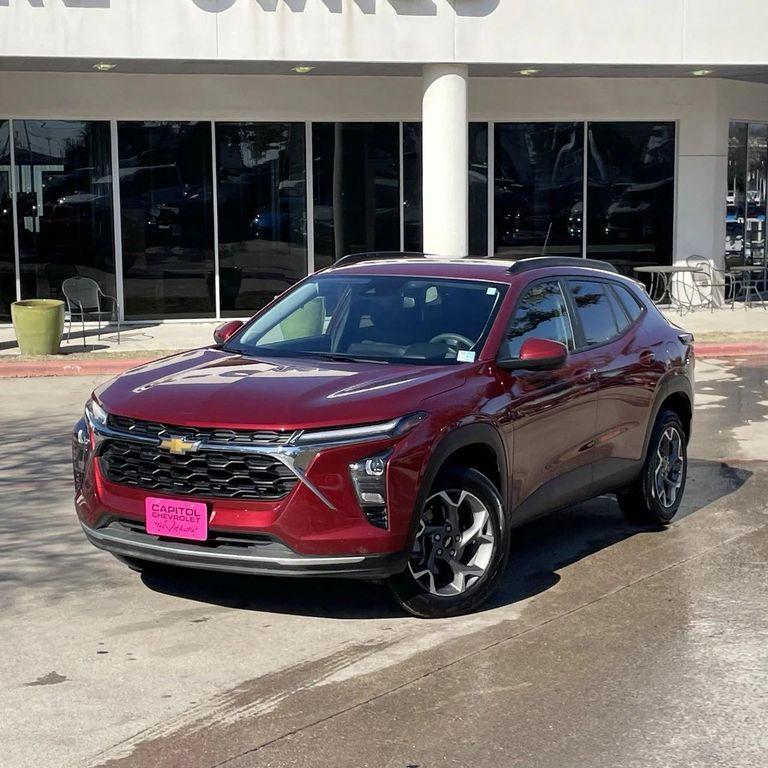 used 2025 Chevrolet Trax car, priced at $20,635