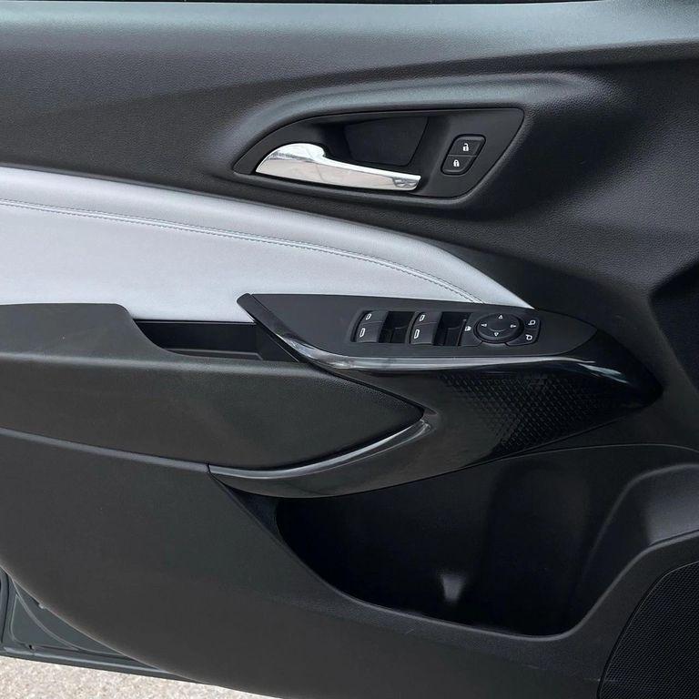 used 2025 Chevrolet Trax car, priced at $20,561