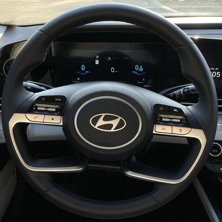 used 2025 Hyundai Elantra car, priced at $21,625