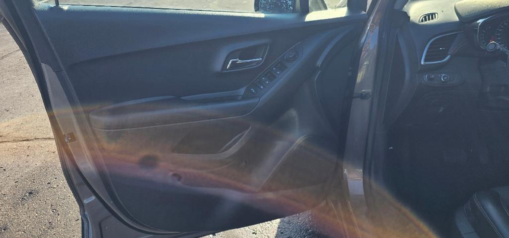 used 2022 Chevrolet Trax car, priced at $16,980