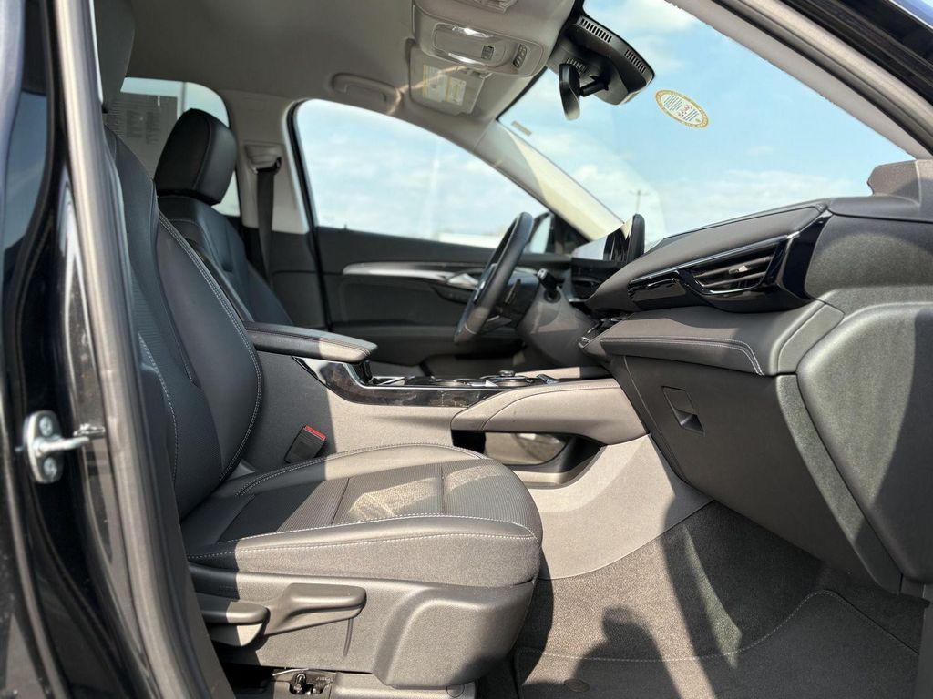 used 2025 Buick Envision car, priced at $28,390