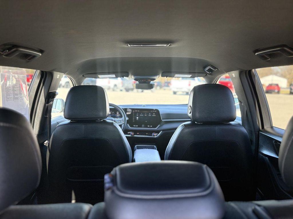 used 2025 Chevrolet Equinox car, priced at $24,400