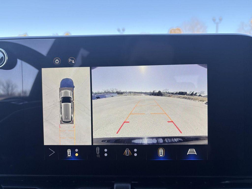 used 2025 Chevrolet Equinox car, priced at $24,400