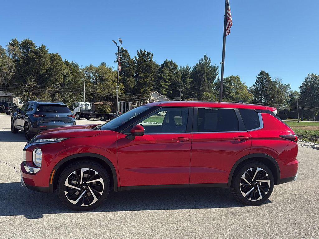 used 2024 Mitsubishi Outlander car, priced at $22,232
