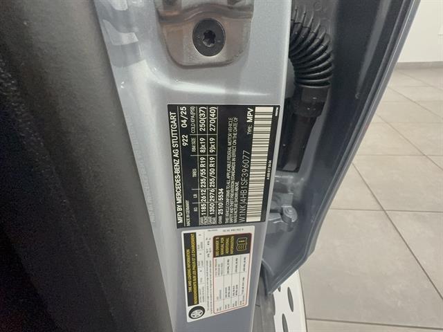 new 2025 Mercedes-Benz GLC 300 car, priced at $68,625