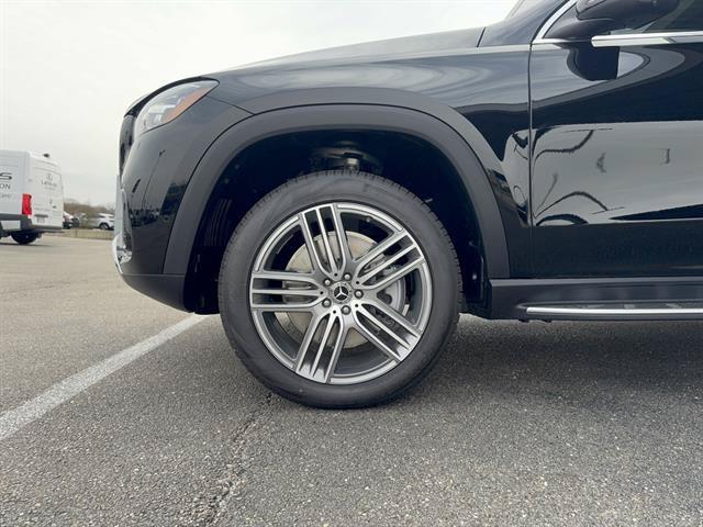 new 2026 Mercedes-Benz GLS 450 car, priced at $97,714