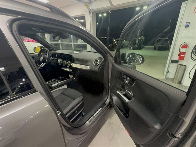 new 2025 Mercedes-Benz GLB 250 car, priced at $57,700