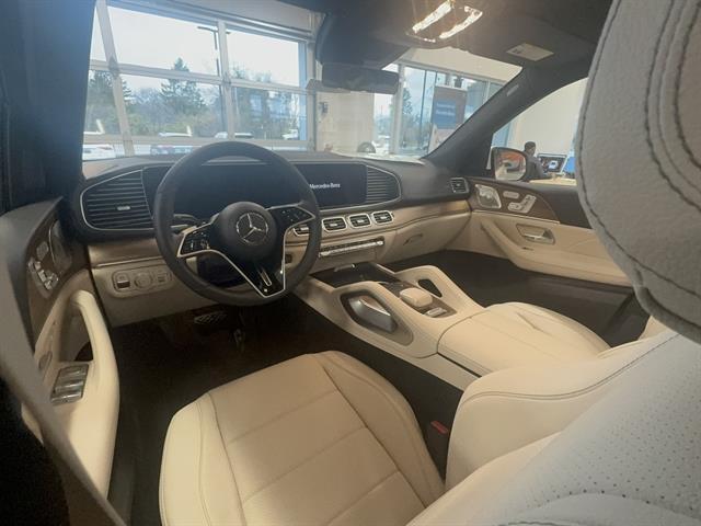 new 2025 Mercedes-Benz GLS 450 car, priced at $92,325