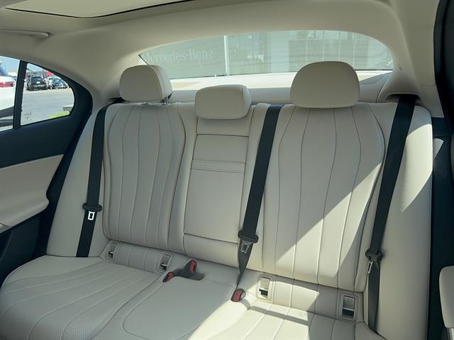 Mercedes-Benz E-Class view 13
