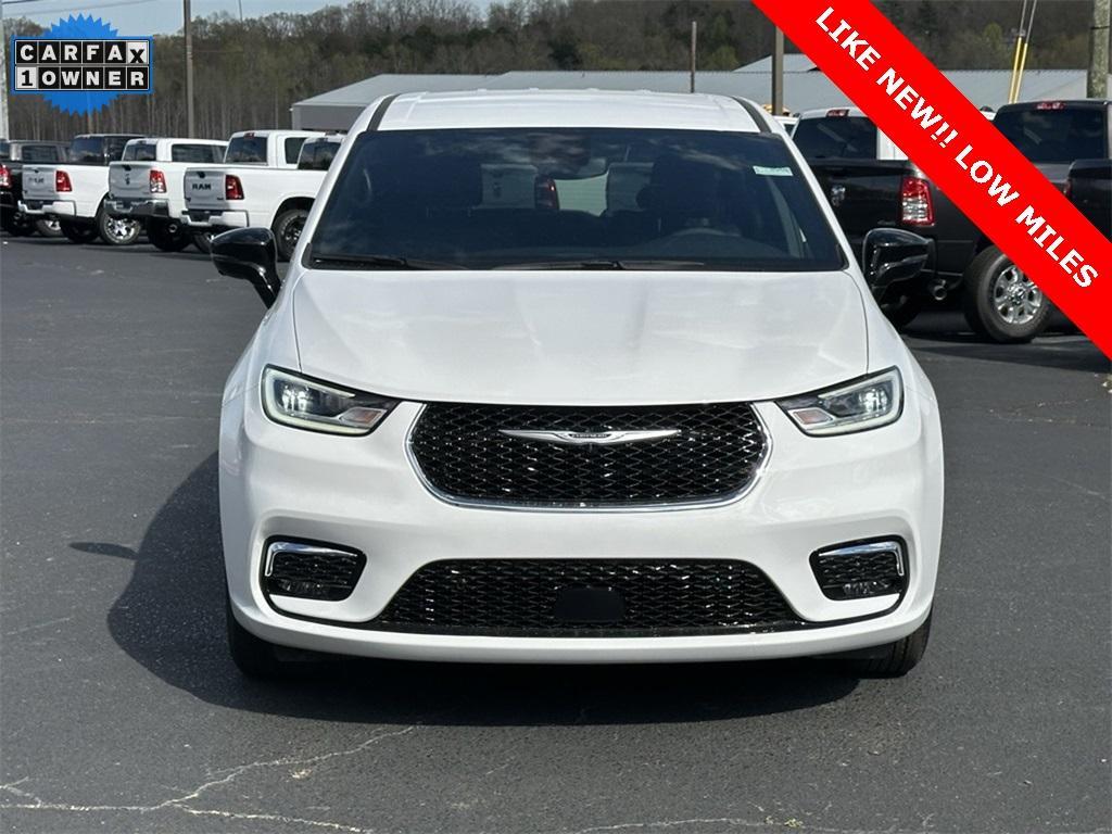 used 2025 Chrysler Pacifica car, priced at $36,995