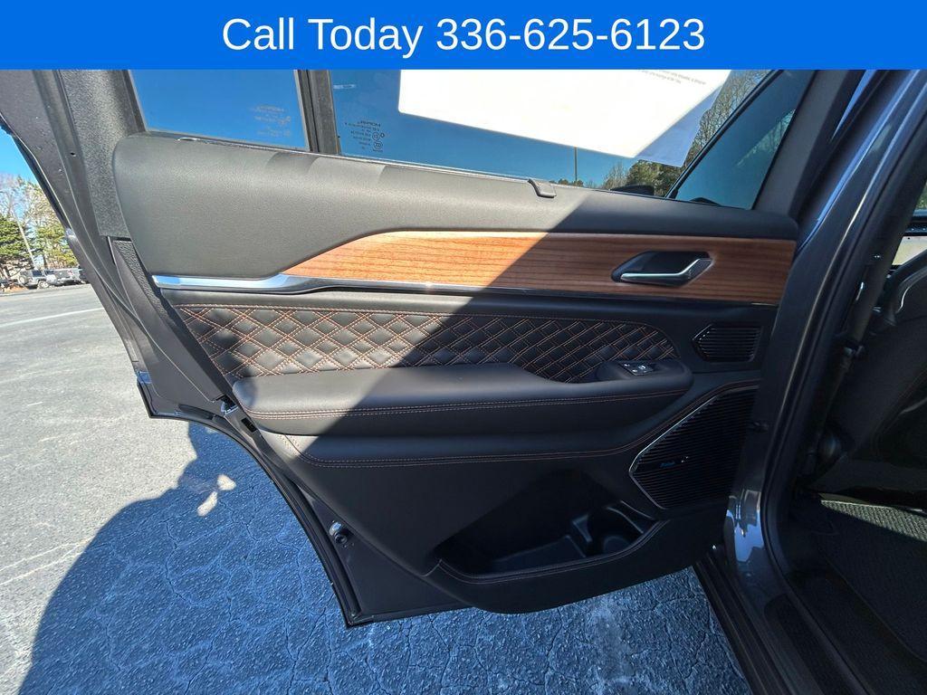 new 2026 Jeep Grand Cherokee L car, priced at $60,895
