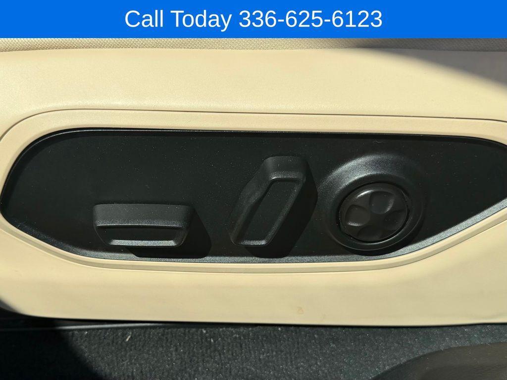 used 2023 Jeep Grand Cherokee car, priced at $27,784