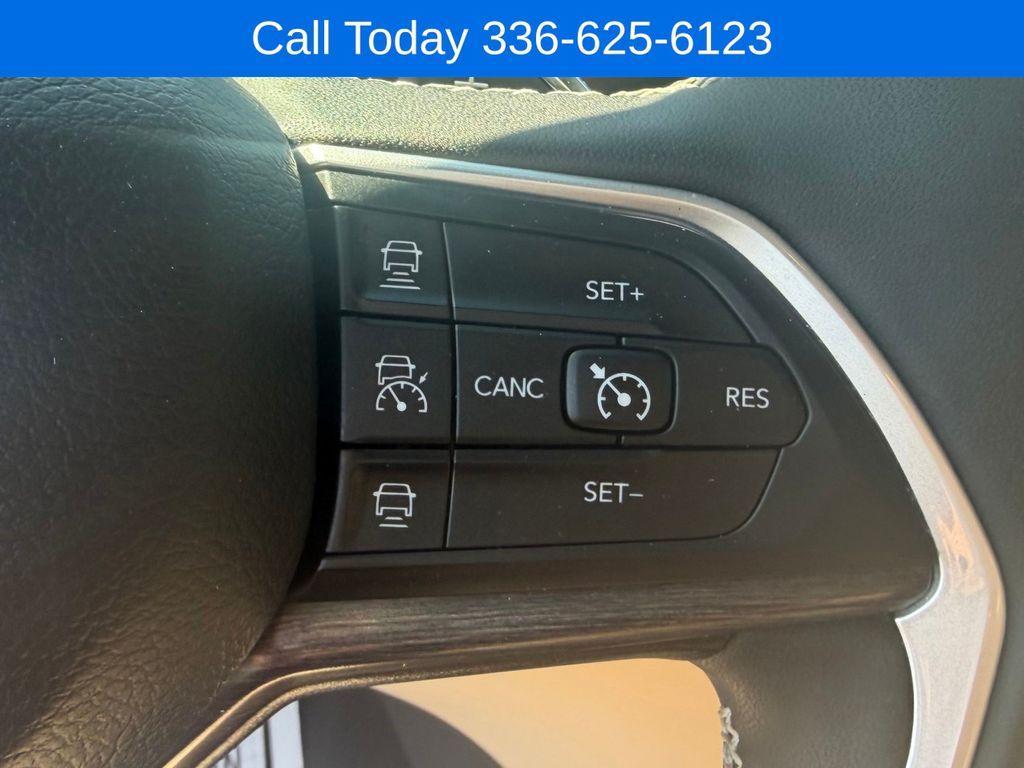 used 2023 Jeep Grand Cherokee car, priced at $27,784