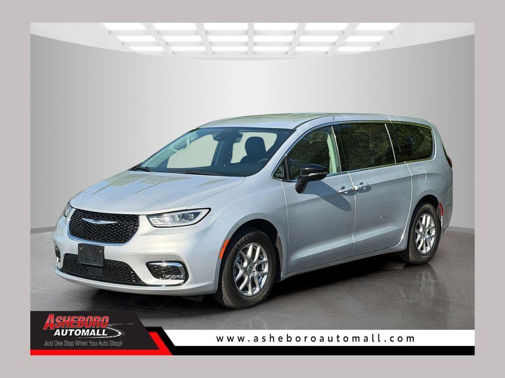 used 2024 Chrysler Pacifica car, priced at $27,784