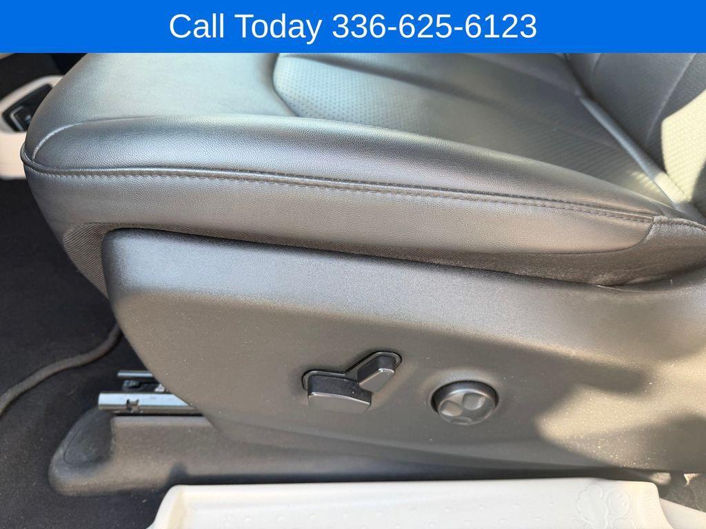 used 2024 Chrysler Pacifica car, priced at $26,784
