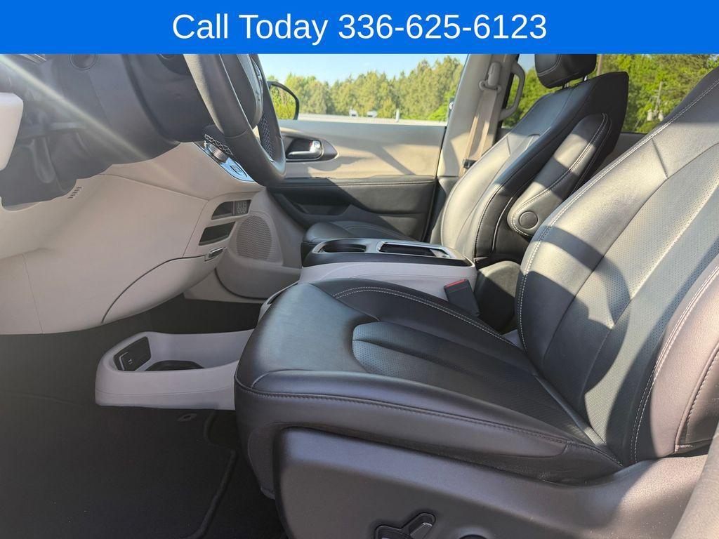 used 2024 Chrysler Pacifica car, priced at $26,784