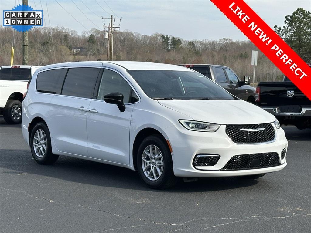 used 2025 Chrysler Pacifica car, priced at $37,495