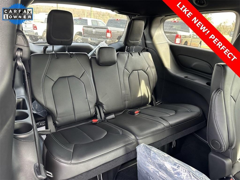 used 2025 Chrysler Pacifica car, priced at $37,495