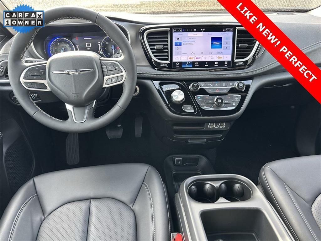 used 2025 Chrysler Pacifica car, priced at $37,495