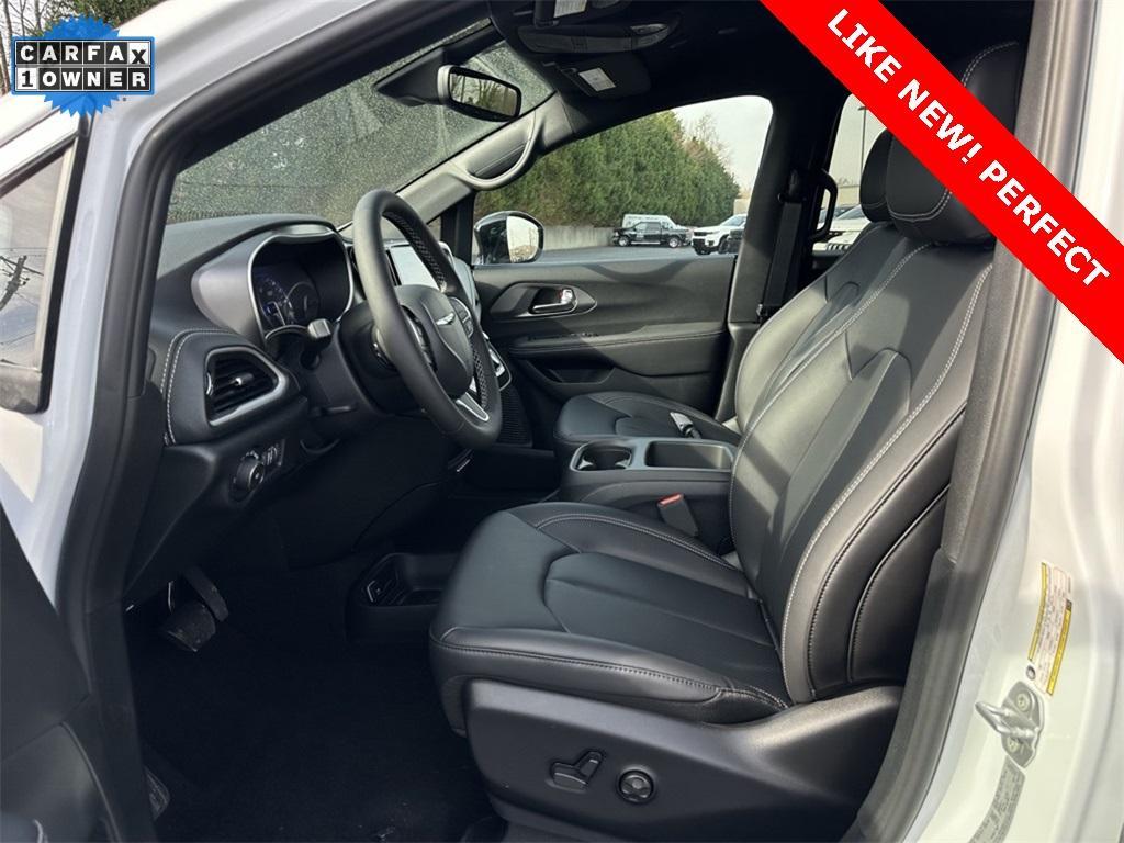used 2025 Chrysler Pacifica car, priced at $37,495