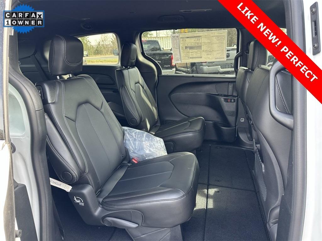 used 2025 Chrysler Pacifica car, priced at $37,495