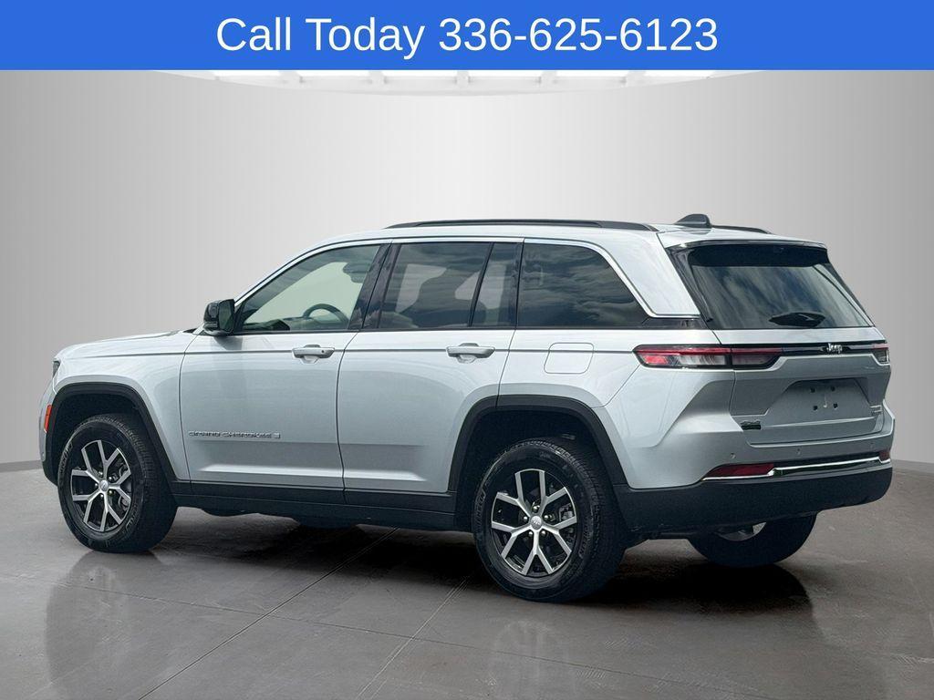used 2024 Jeep Grand Cherokee car, priced at $38,184