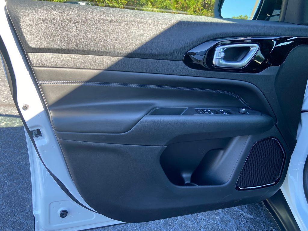new 2026 Jeep Compass car, priced at $31,495