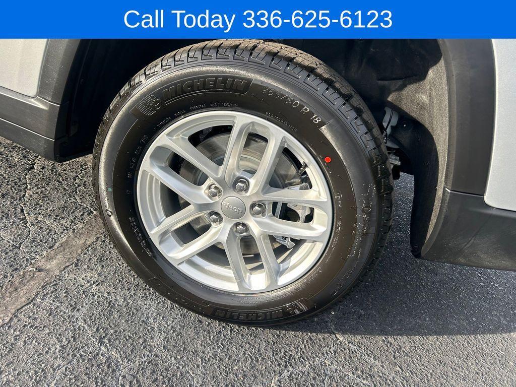new 2026 Jeep Grand Cherokee L car, priced at $36,995