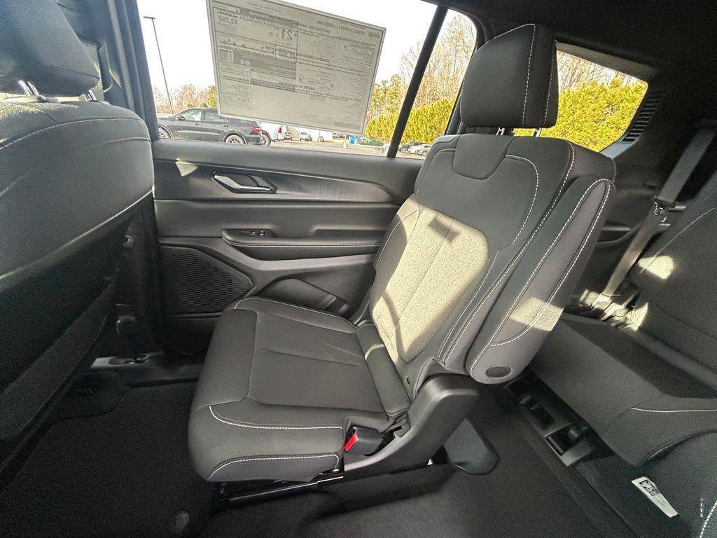 new 2026 Jeep Grand Cherokee L car