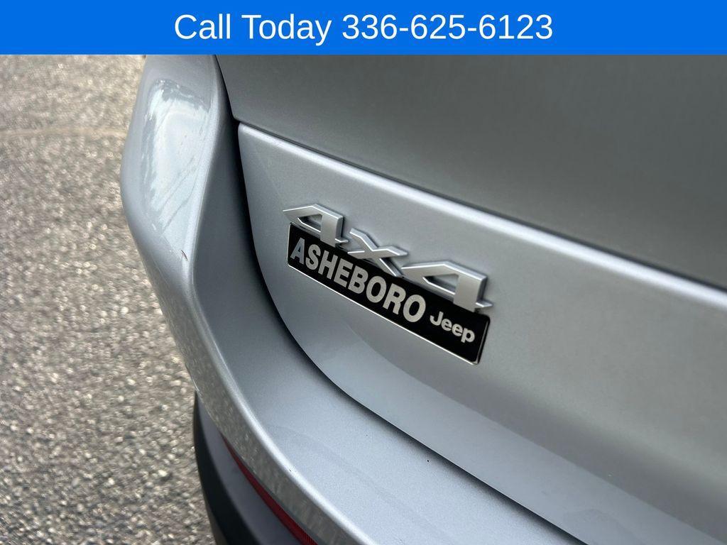 new 2026 Jeep Grand Cherokee L car, priced at $36,995