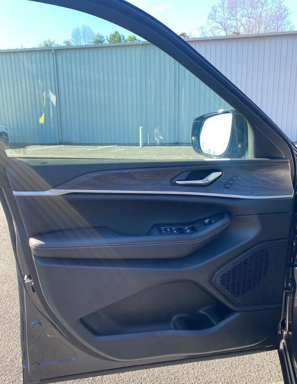 new 2025 Jeep Grand Cherokee L car, priced at $47,215