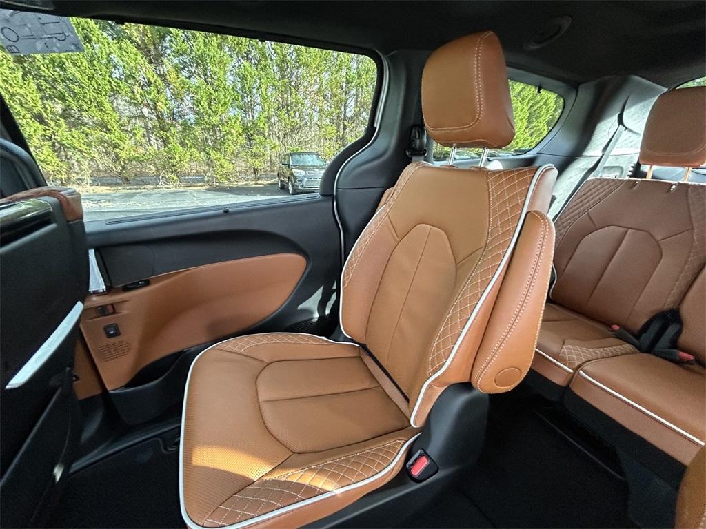new 2026 Chrysler Pacifica car, priced at $54,895