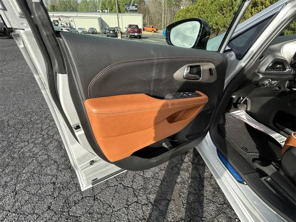 new 2026 Chrysler Pacifica car, priced at $54,895