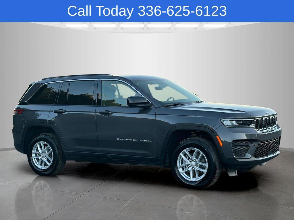 new 2026 Jeep Grand Cherokee car, priced at $40,025