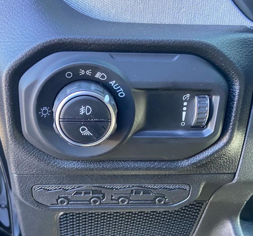 new 2025 Jeep Gladiator car, priced at $33,245