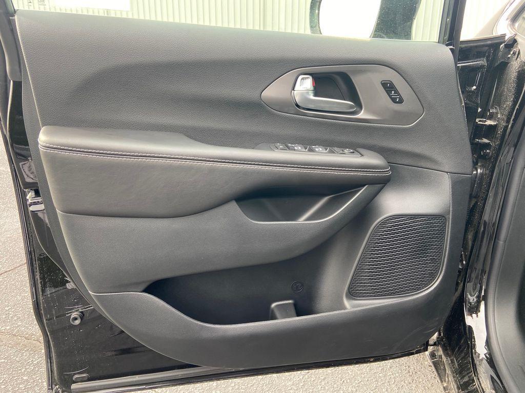 new 2026 Chrysler Pacifica car, priced at $39,995