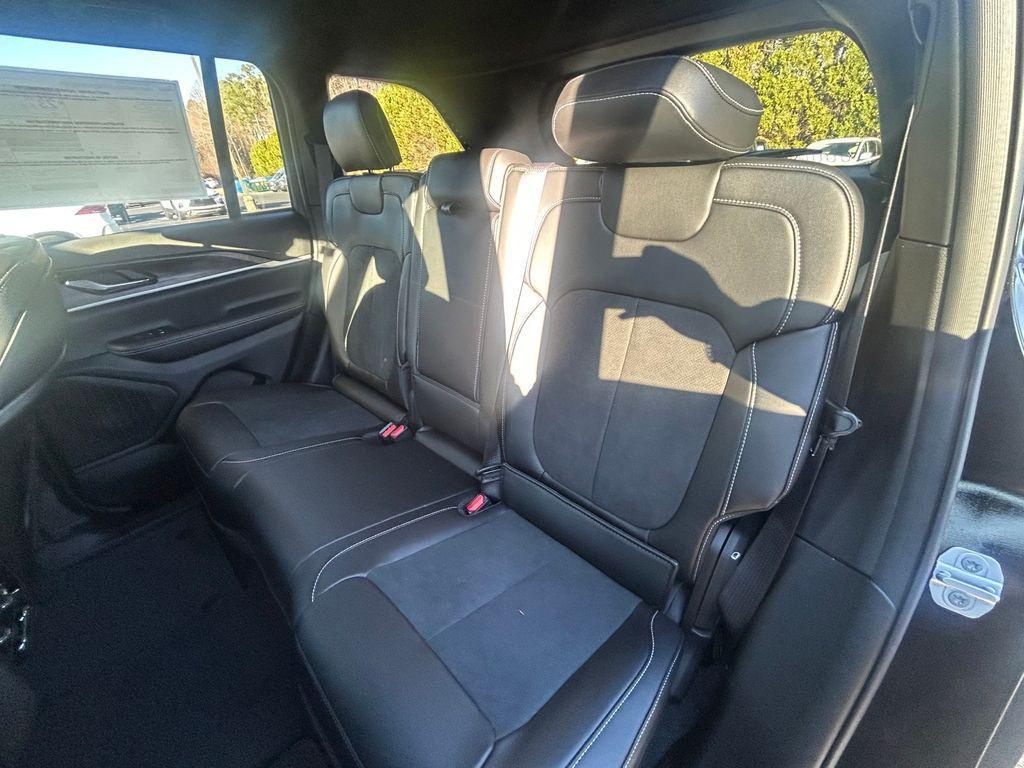 new 2026 Jeep Grand Cherokee car, priced at $41,495