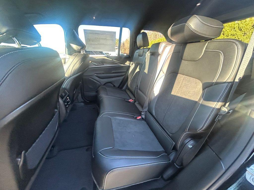 new 2026 Jeep Grand Cherokee car, priced at $41,495