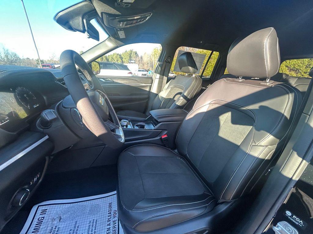 new 2026 Jeep Grand Cherokee car, priced at $41,495